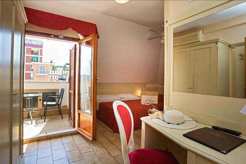 Hotel Lo Squalo Grottammare Exterior foto