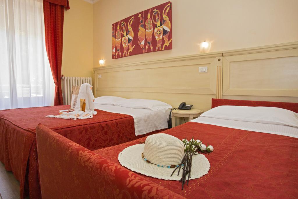 Hotel Lo Squalo Grottammare Zimmer foto