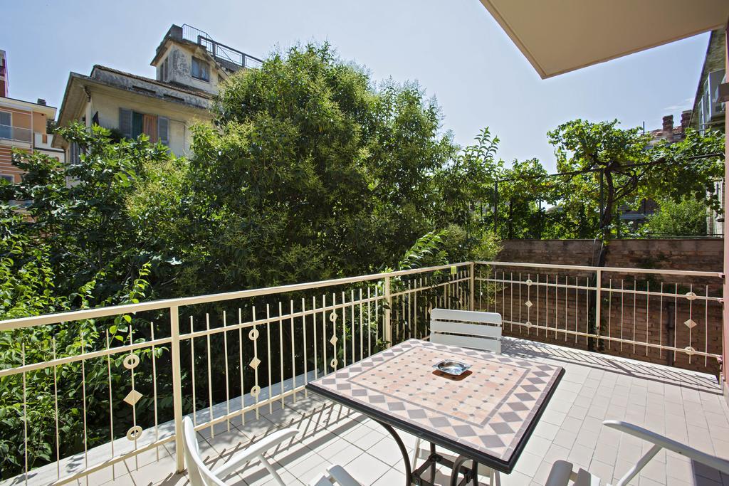 Hotel Lo Squalo Grottammare Zimmer foto