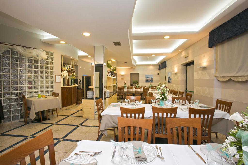 Hotel Lo Squalo Grottammare Exterior foto