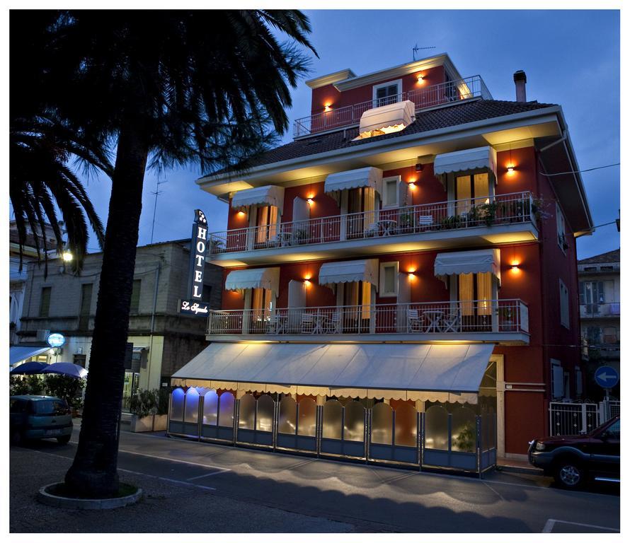 Hotel Lo Squalo Grottammare Exterior foto